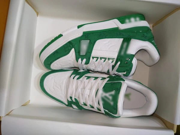 "V-L" Green Trainer