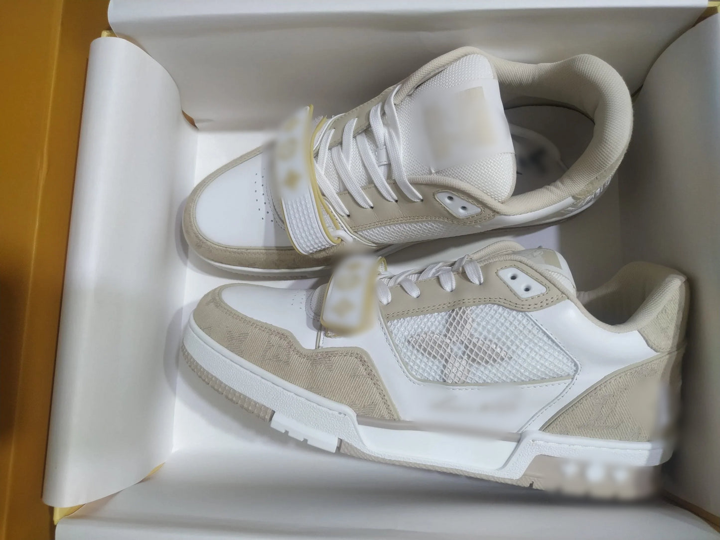 "V-L" Trainer - Beige